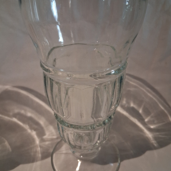 Vintage Fountain Glasses - Picture 6 of 7